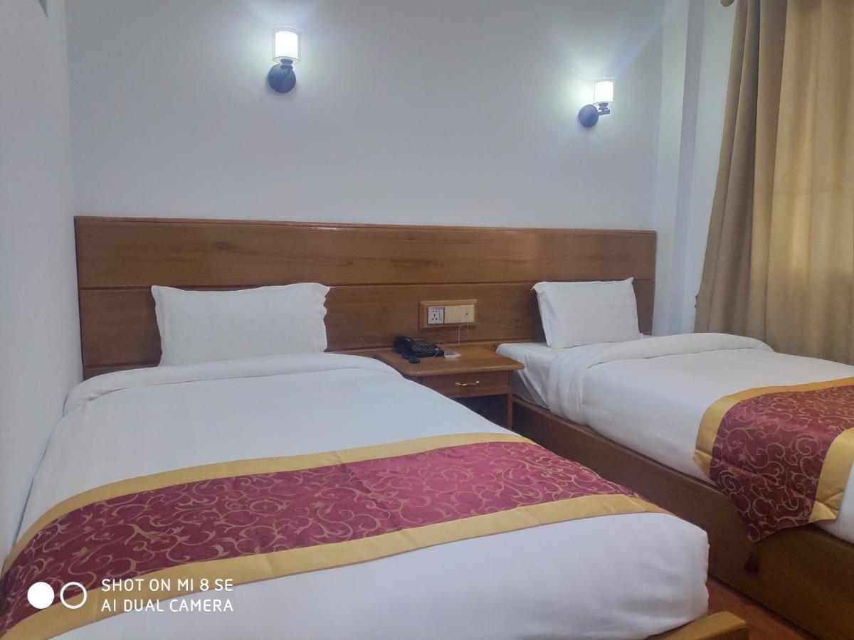 Mandalar May One Hotel Мандалай Экстерьер фото